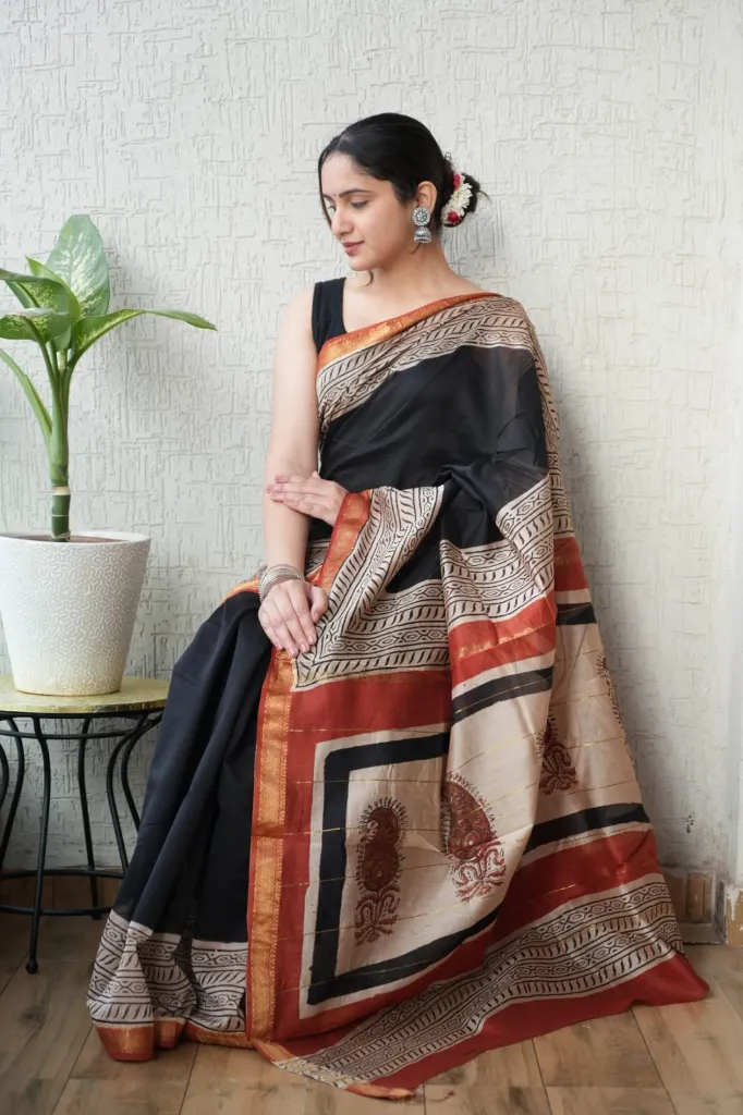Hand block, kalamkari Ajrak Print  black, beige colour  border pallu pattern  maheswari Silk saree (copy)