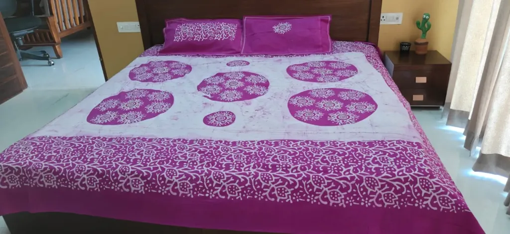 Hand batique  printed double  bed  purple white colour bedsheet